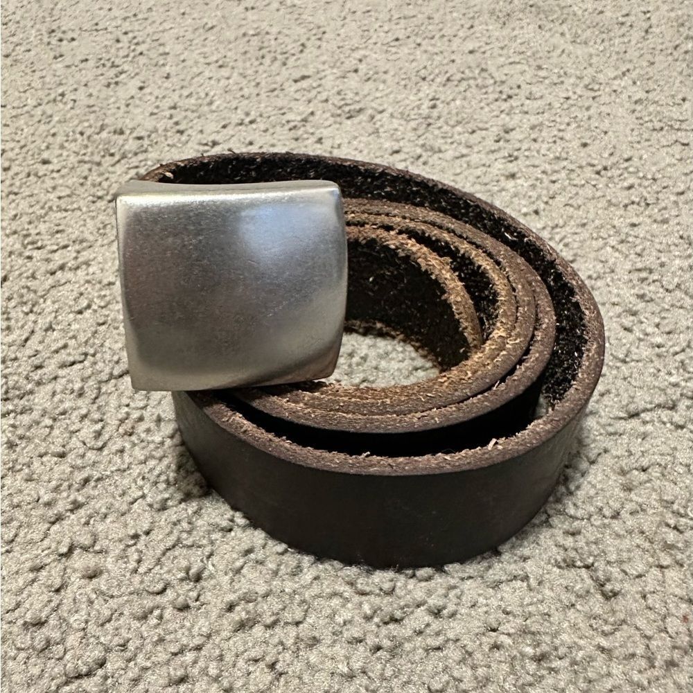 Banana Republic Minimalist leather Vintage Belt